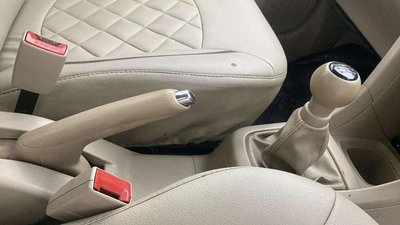 2013 Maruti Swift Dzire VXI, Petrol, Manual, 65,005 km, Gear Lever