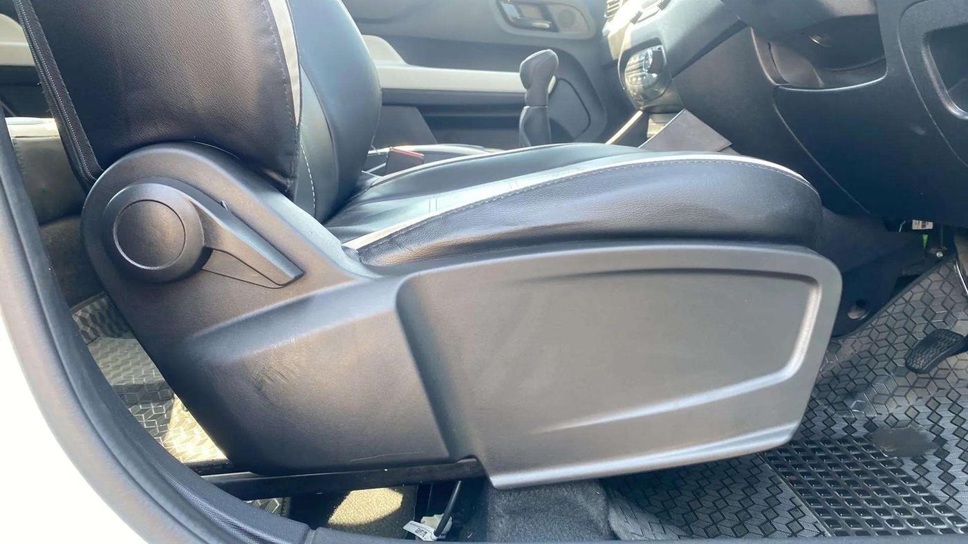 2022 Tata PUNCH PURE MT, Petrol, Manual, 35,757 km, Driver Side Adjustment Panel
