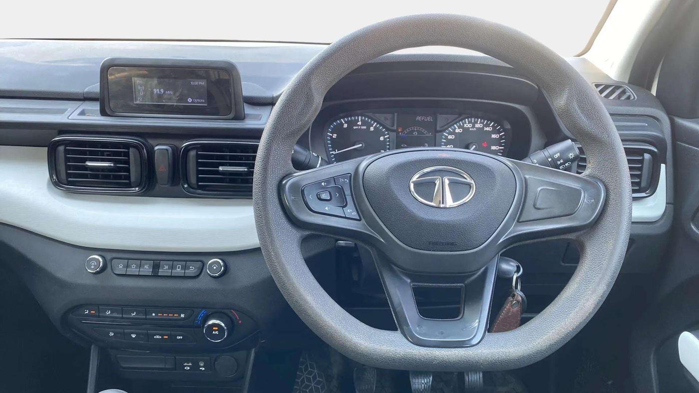 2022 Tata PUNCH PURE MT, Petrol, Manual, 35,757 km, Steering Wheel Close Up