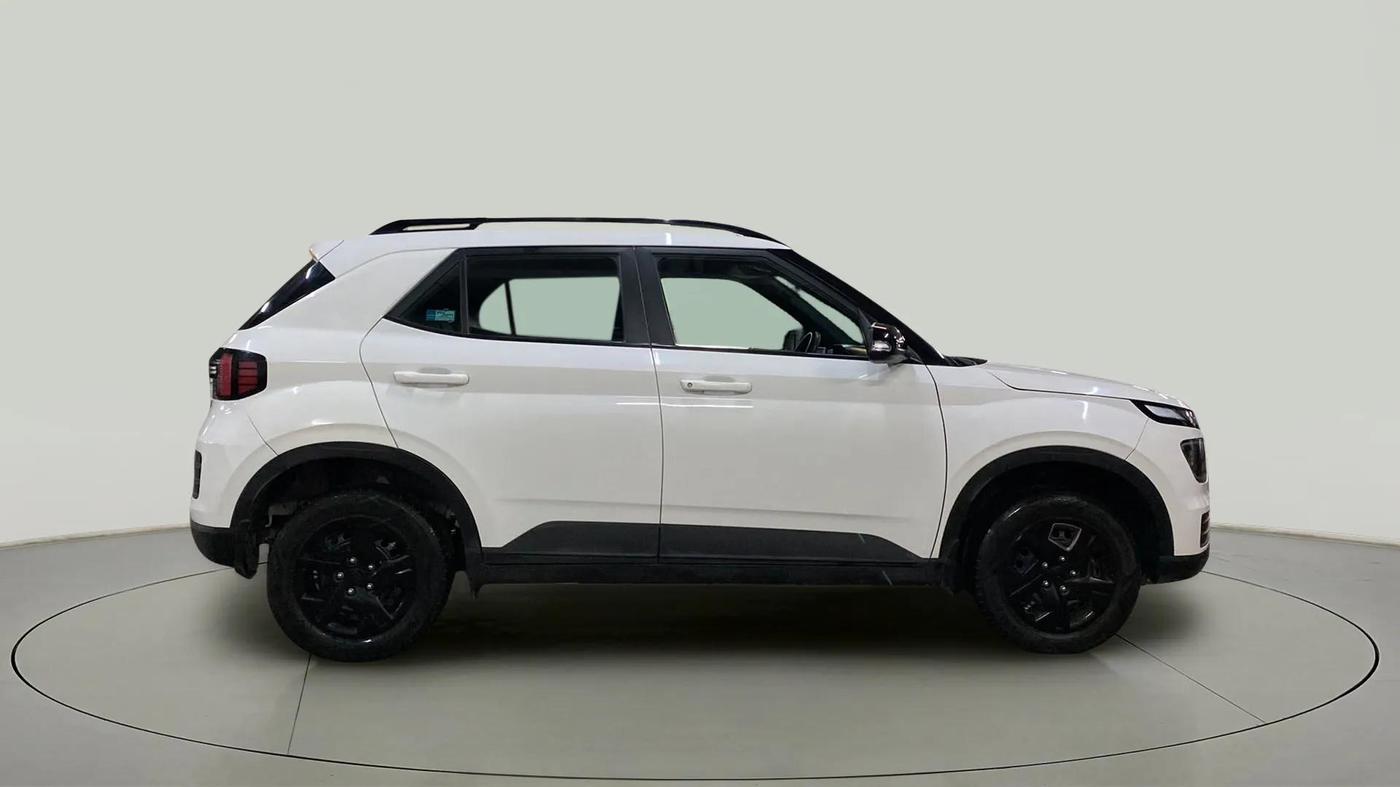 2023 Hyundai VENUE S (O) 1.2 KNIGHT EDITION, Petrol, Manual, 25,498 km, Right Side View
