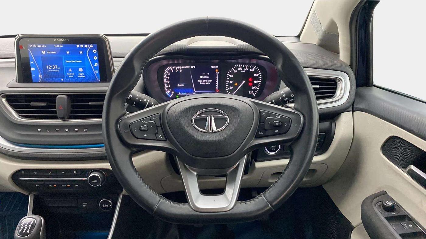 2022 Tata ALTROZ XZ PLUS PETROL, Petrol, Manual, 44,144 km, Steering Wheel Close Up