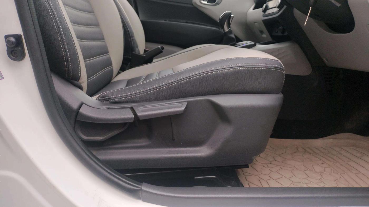 2020 Hyundai GRAND I10 NIOS SPORTZ AMT 1.2 KAPPA VTVT, Petrol, Automatic, 61,314 km, Driver Side Adjustment Panel