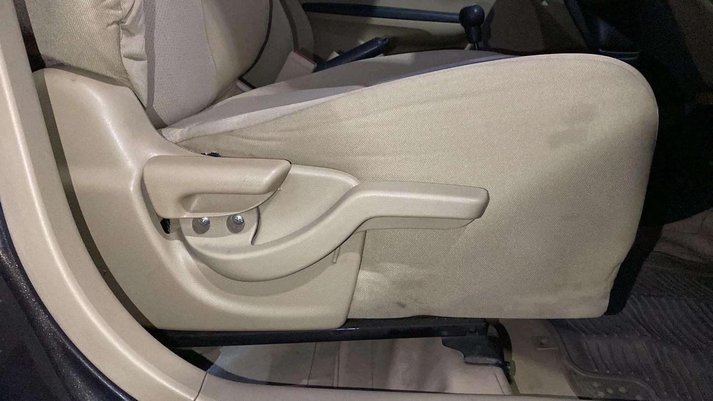 2017 Honda Amaze 1.2L I-VTEC S, Petrol, Manual, 61,900 km, Driver Side Adjustment Panel