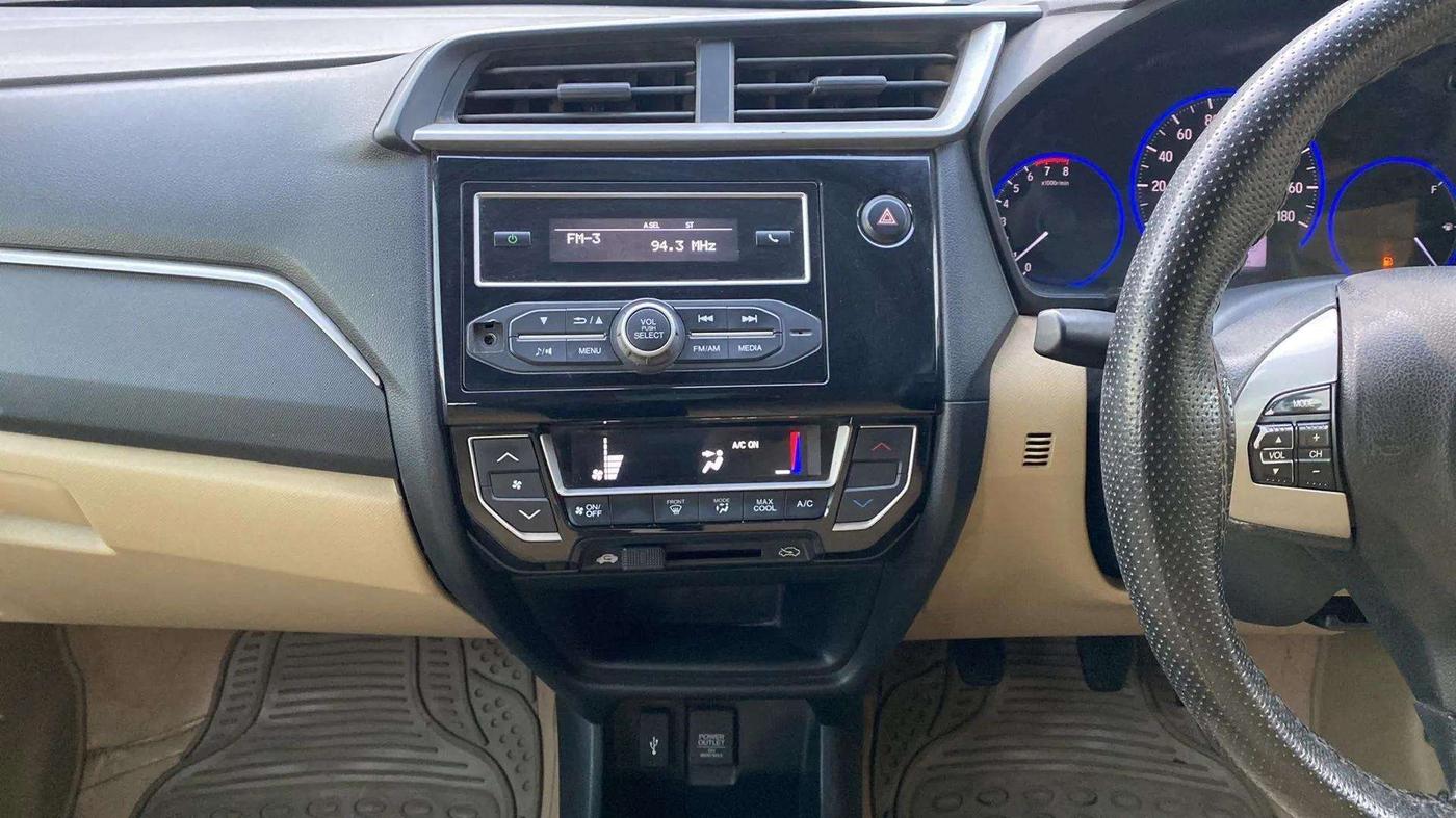 2017 Honda Amaze 1.2L I-VTEC S, Petrol, Manual, 61,900 km, Air Conditioner