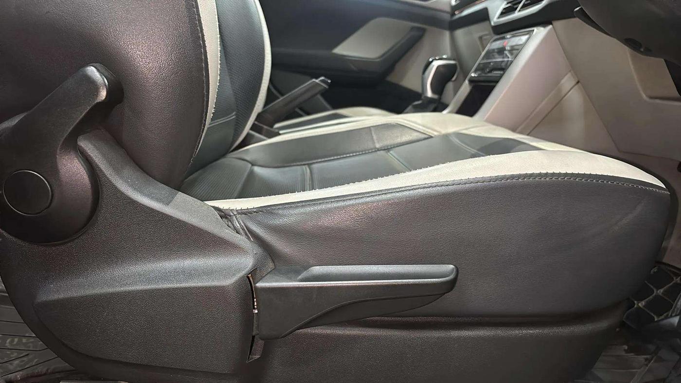 2022 Volkswagen TAIGUN HIGHLINE 1.0 TSI AT, Petrol, Automatic, 54,121 km, Driver Side Adjustment Panel