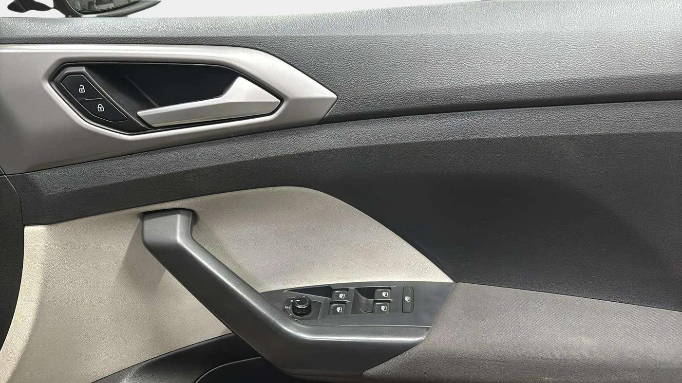 2022 Volkswagen TAIGUN HIGHLINE 1.0 TSI AT, Petrol, Automatic, 54,121 km, Driver Side Door Panels Control
