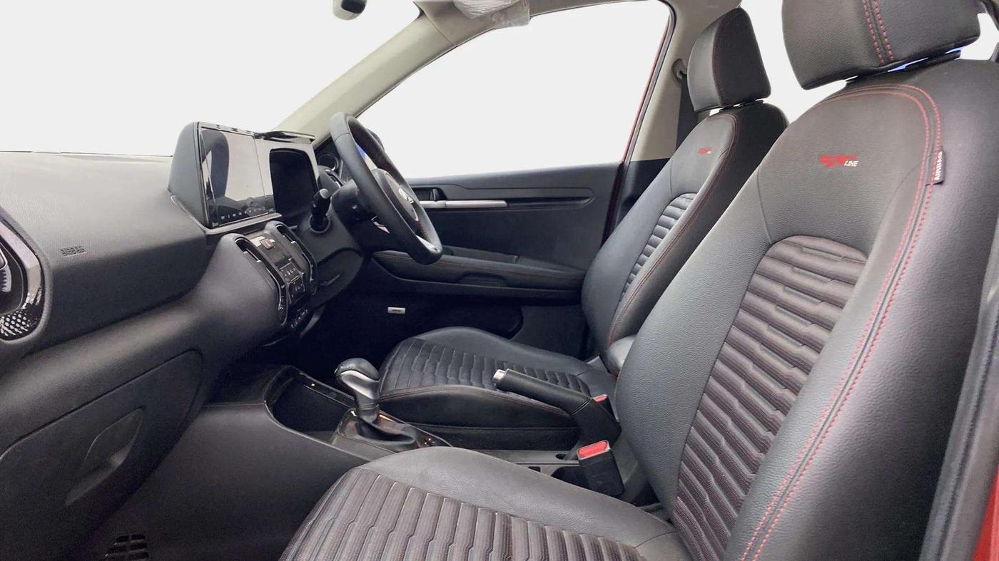 2020 KIA SONET GTX PLUS 1.5 AT, Diesel, Automatic, 47,840 km, Right Side Front Door Cabin