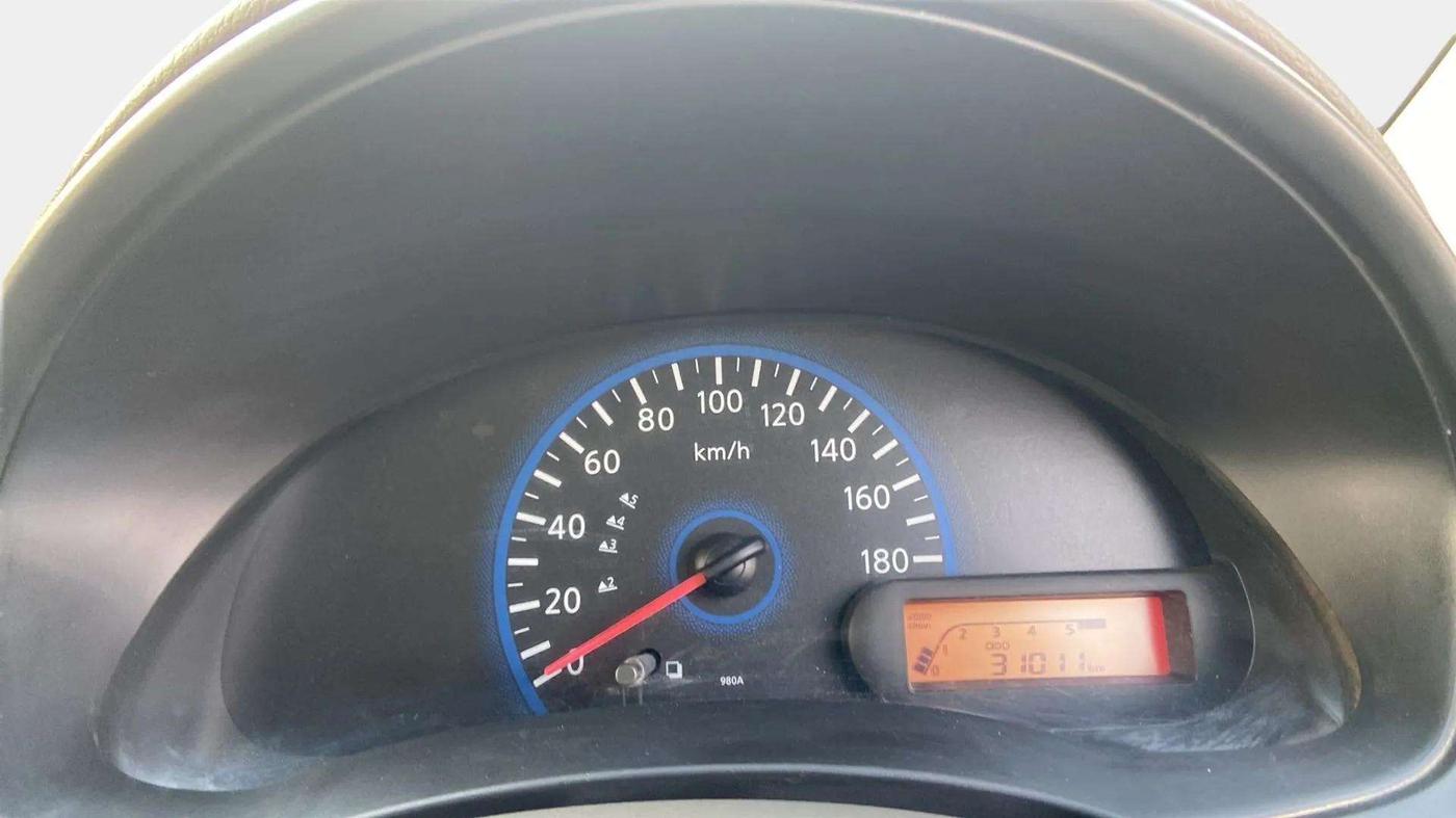 2018 Datsun Go A, Petrol, Manual, 31,000 km, Odometer Image