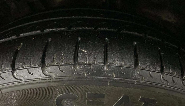 2019 Renault TRIBER RXZ, Petrol, Manual, 33,069 km, Left Front Tyre Tread