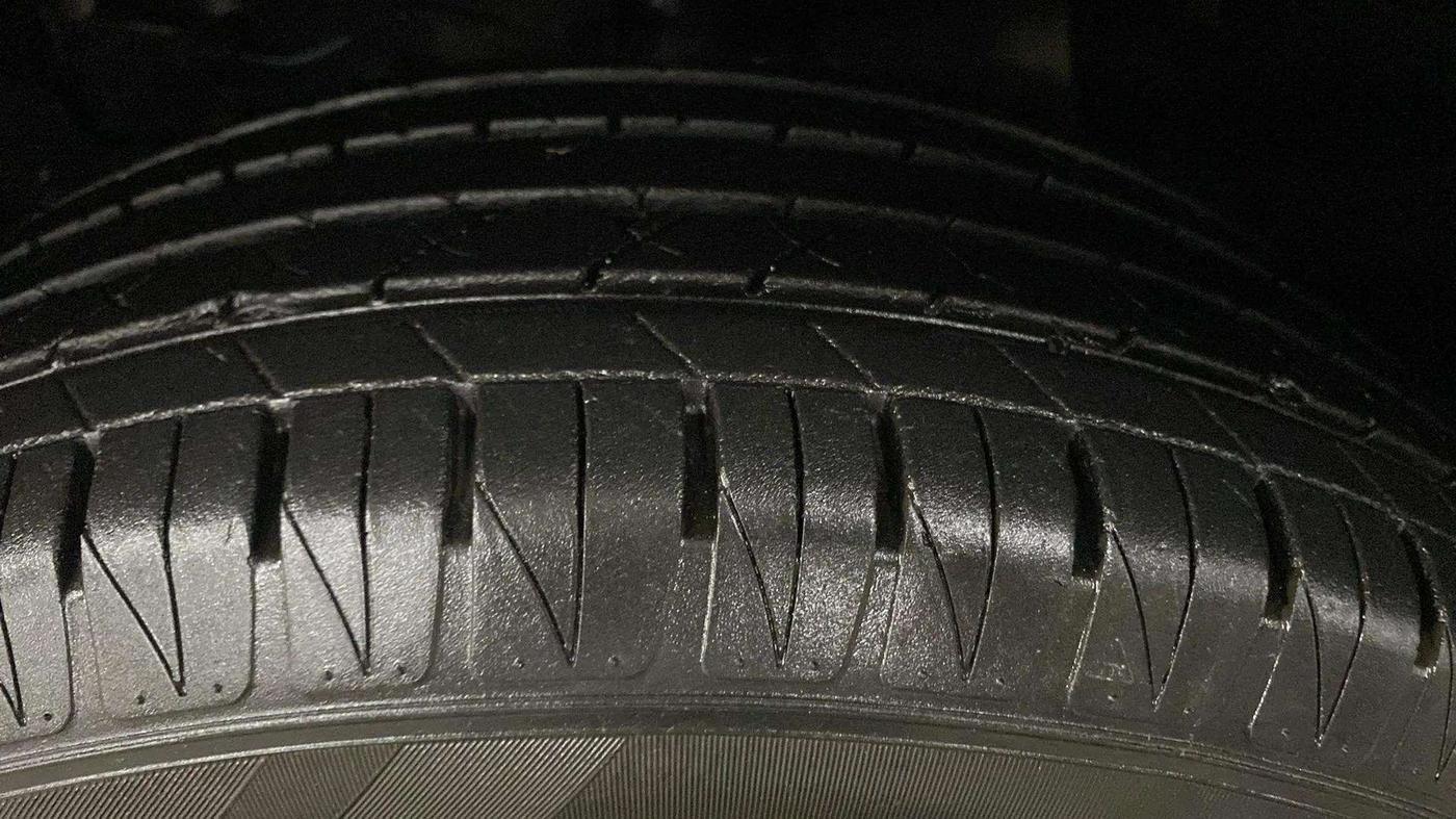 2020 Toyota URBAN CRUISER HIGH GRADE AT, Petrol, Automatic, 29,332 km, Left Front Tyre Tread