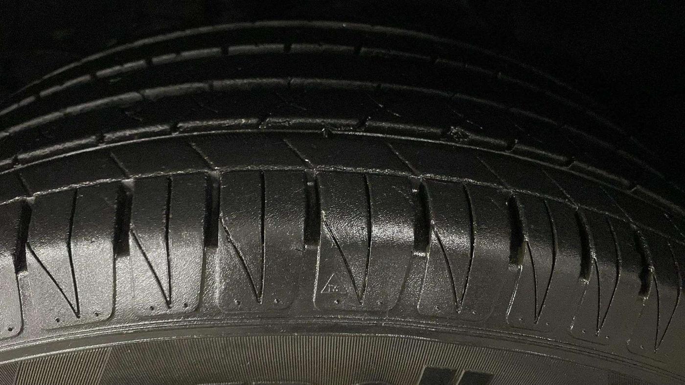 2020 Toyota URBAN CRUISER HIGH GRADE AT, Petrol, Automatic, 29,332 km, Right Front Tyre Tread