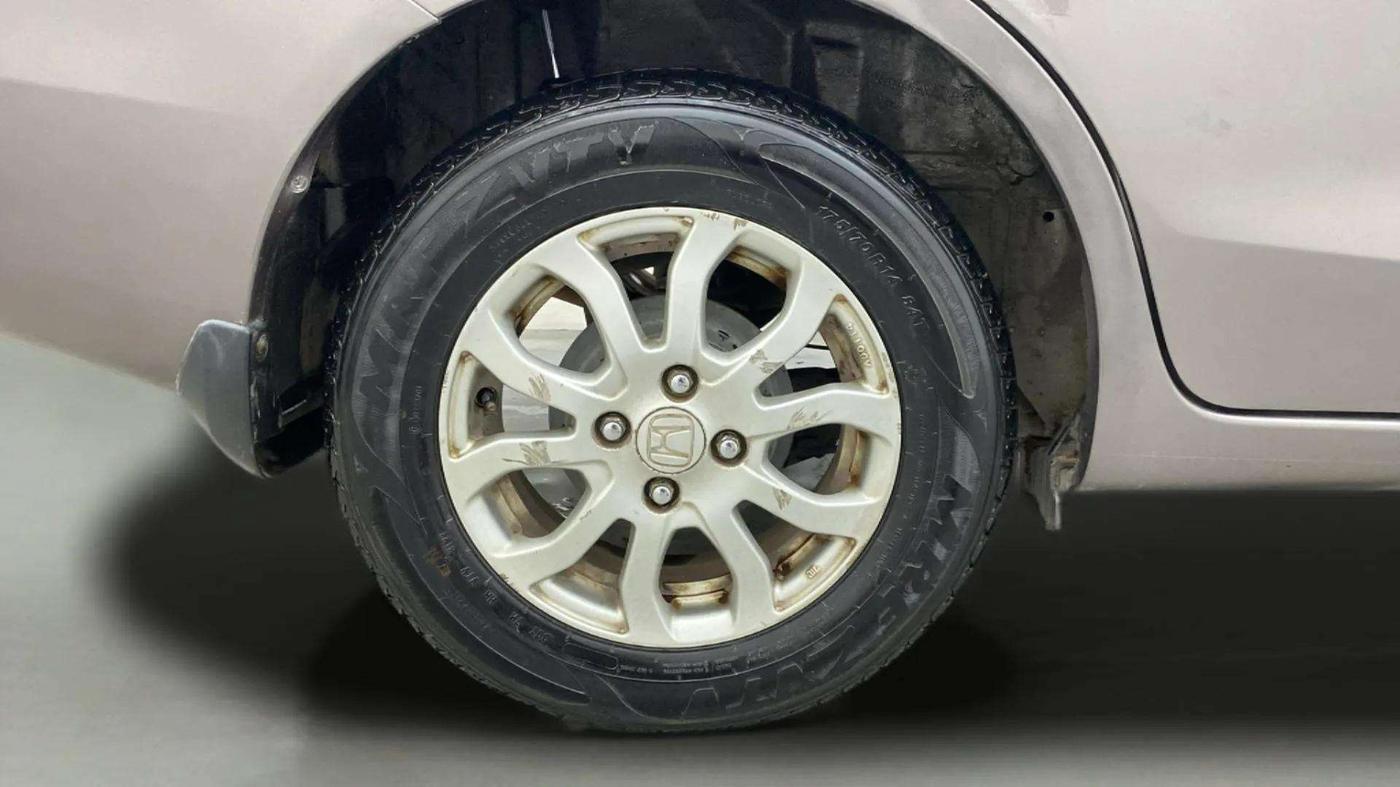 2014 Honda Amaze 1.2L I-VTEC VX AT, Petrol, Automatic, 43,397 km, Right Rear Wheel