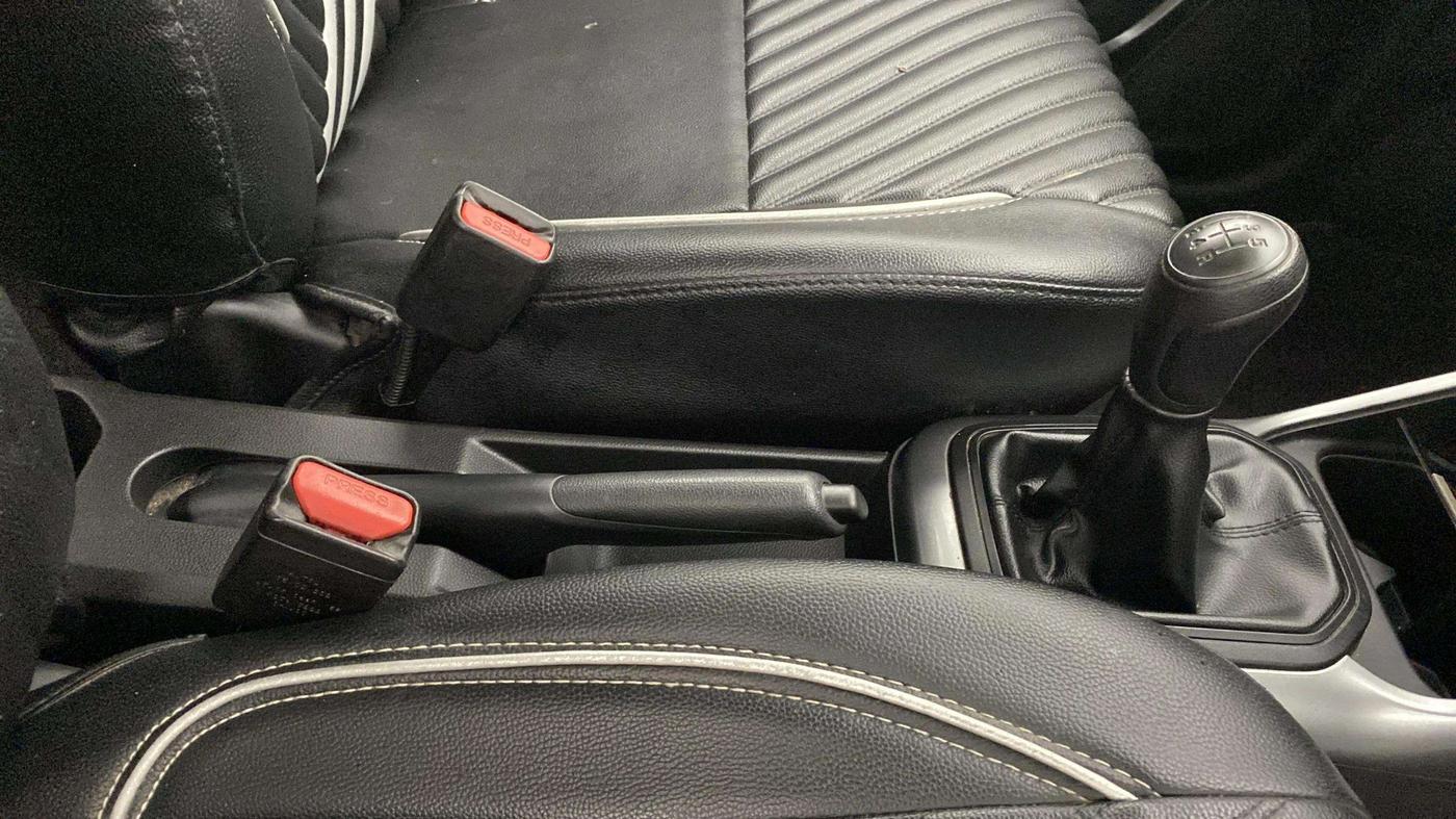 2021 Maruti IGNIS SIGMA 1.2, Petrol, Manual, 41,188 km, Gear Lever