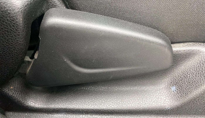 2018 Renault Kwid RXT 1.0 AMT (O), Petrol, Automatic, 16,820 km, Driver Side Adjustment Panel
