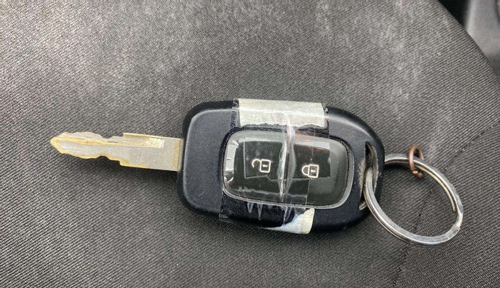 2018 Renault Kwid RXT 1.0 AMT (O), Petrol, Automatic, 16,820 km, Key Close Up
