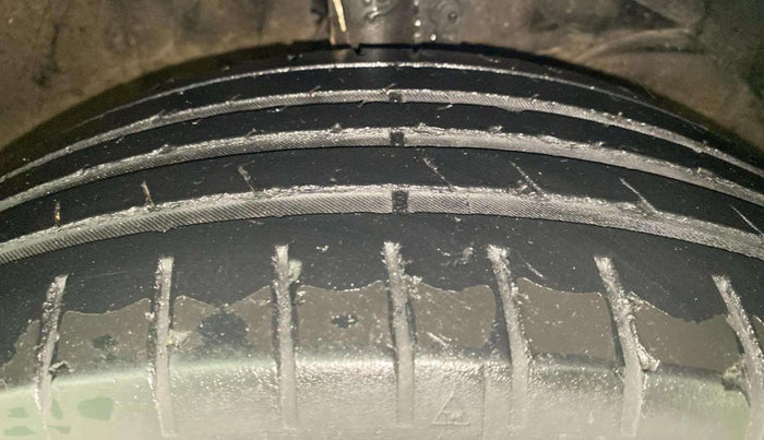 2018 Maruti Baleno ZETA PETROL 1.2, Petrol, Manual, 78,145 km, Right Front Tyre Tread