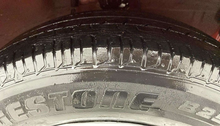 2013 Hyundai i10 ERA 1.1, Petrol, Manual, 56,563 km, Right Front Tyre Tread