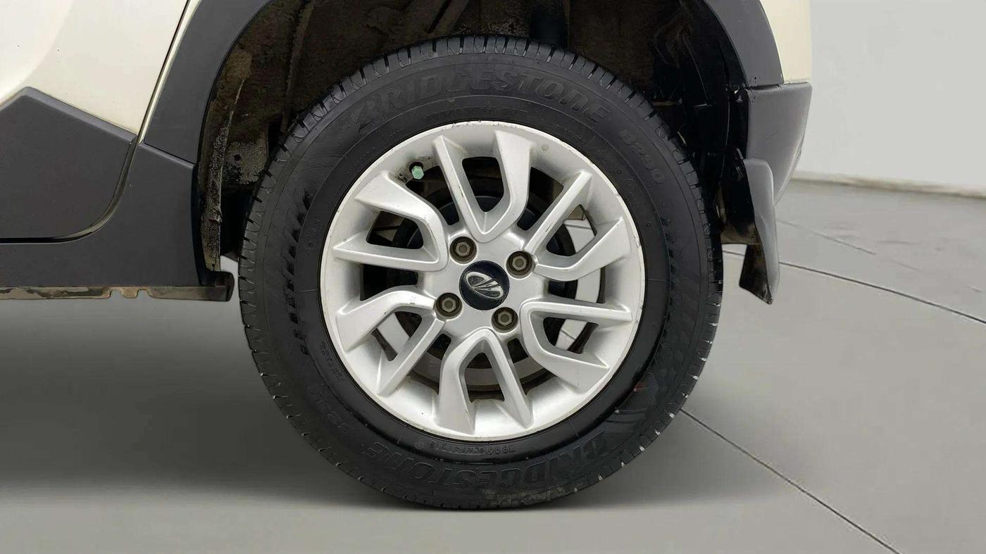 2017 Mahindra Kuv100 K6 6 STR, Petrol, Manual, 62,664 km, Left Rear Wheel