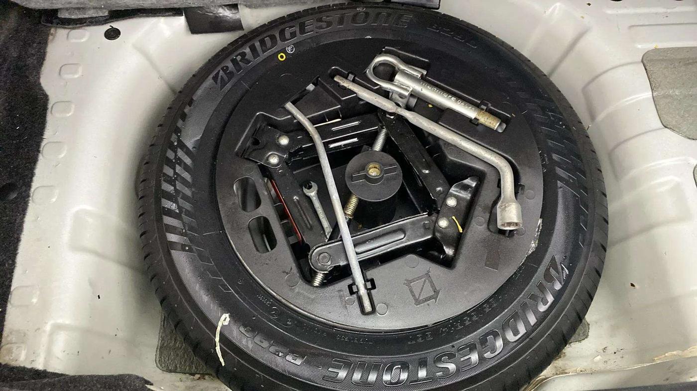 2017 Mahindra Kuv100 K6 6 STR, Petrol, Manual, 62,664 km, Spare Tyre
