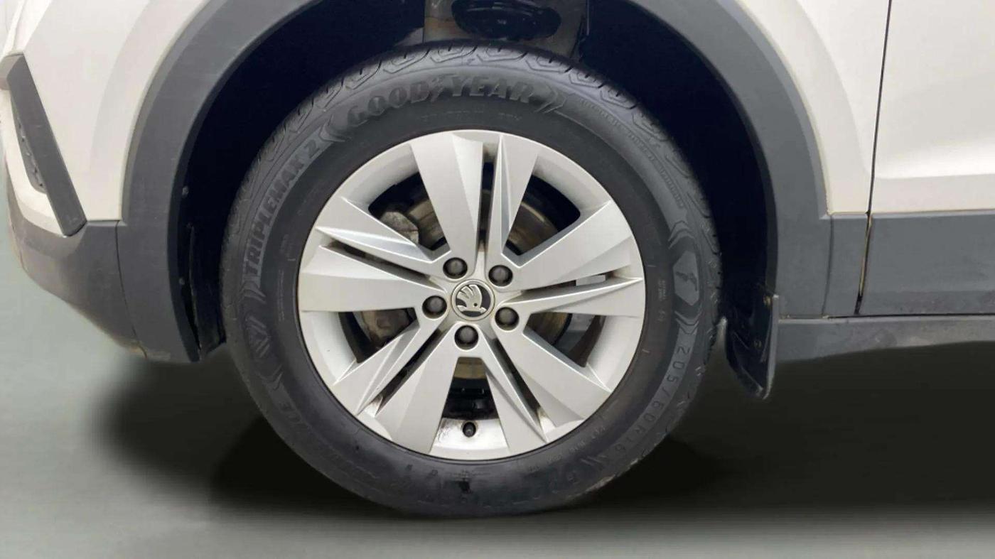 2022 Skoda KUSHAQ AMBITION 1.0L TSI MT, Petrol, Manual, 17,716 km, Left Front Wheel