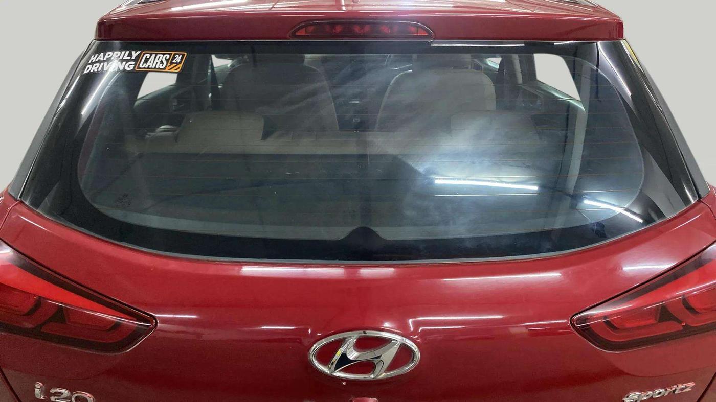 2015 Hyundai Elite i20 SPORTZ 1.2, CNG, Manual, 55,681 km, Rear Windshield
