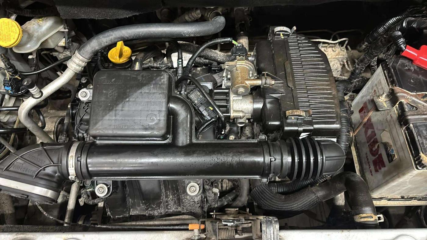 2021 Renault TRIBER RXZ AMT, Petrol, Automatic, 20,567 km, Engine View