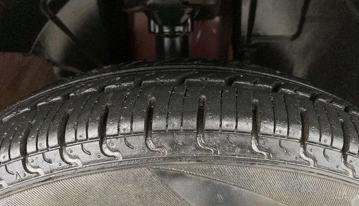 2018 Renault Kwid RXT 0.8 (O), Petrol, Manual, 34,535 km, Right Front Tyre Tread