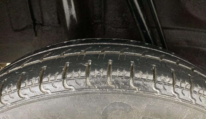 2018 Renault Kwid RXT 0.8 (O), Petrol, Manual, 34,535 km, Right Rear Tyre Tread