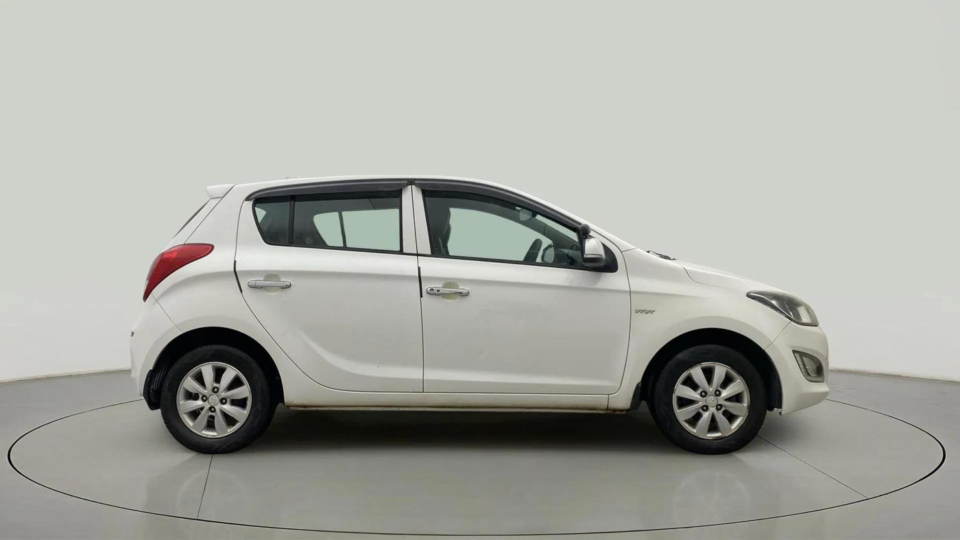 2013 Hyundai i20 ASTA 1.2, Petrol, Manual, 99,945 km, Right Side View