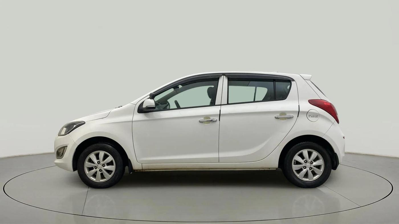 2013 Hyundai i20 ASTA 1.2, Petrol, Manual, 99,945 km, Left Side