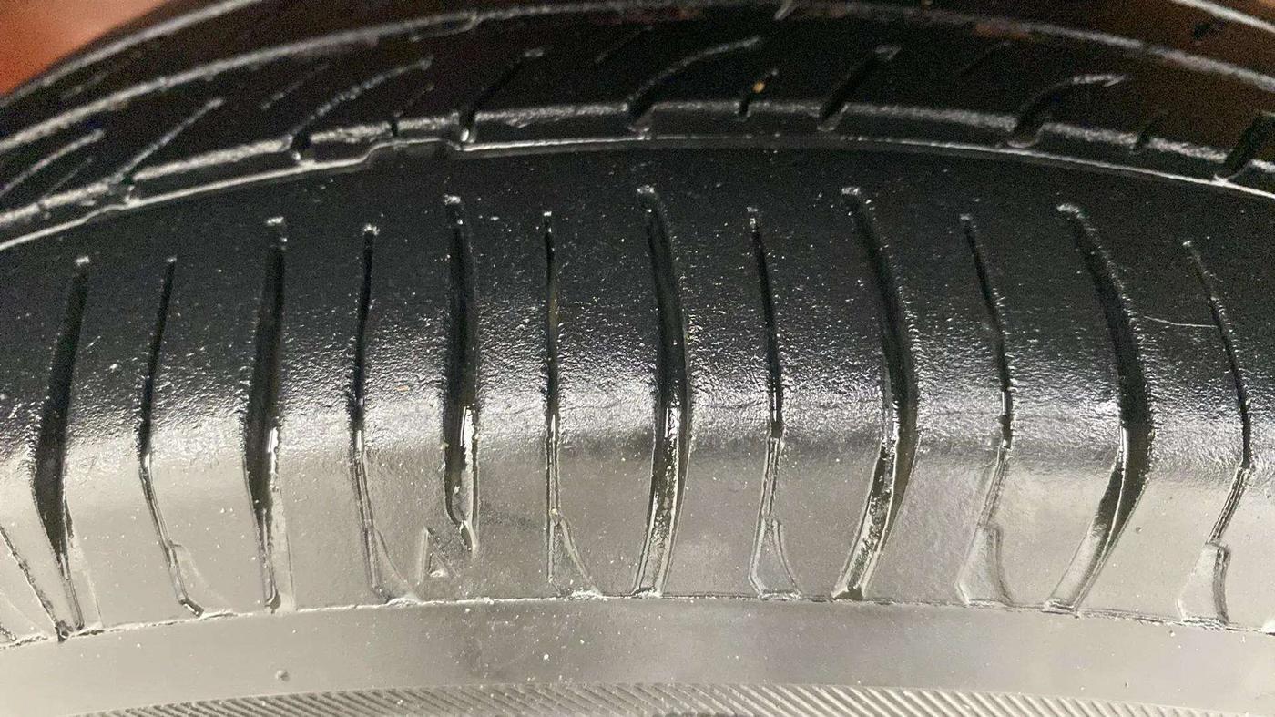 2016 Maruti Wagon R 1.0 VXI AMT, Petrol, Automatic, 52,700 km, Left Front Tyre Tread