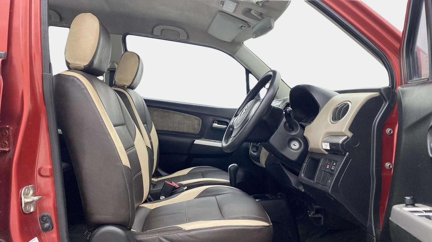 2016 Maruti Wagon R 1.0 VXI AMT, Petrol, Automatic, 52,700 km, Right Side Front Door Cabin