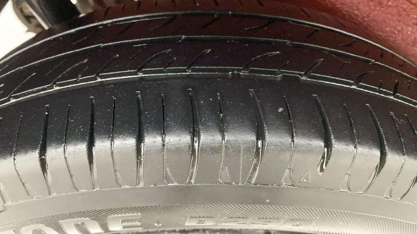 2016 Maruti Wagon R 1.0 VXI AMT, Petrol, Automatic, 52,700 km, Right Rear Tyre Tread