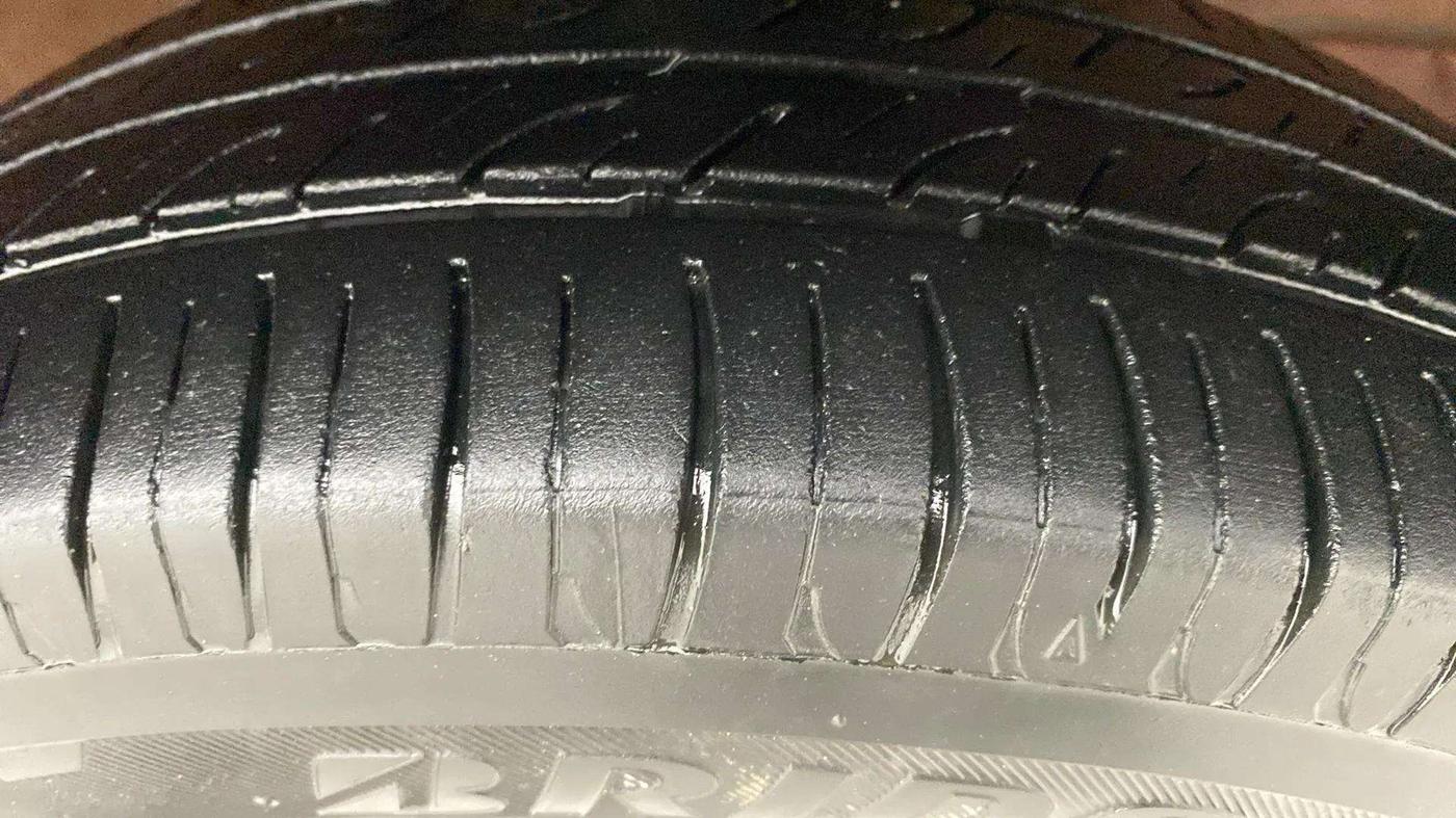 2016 Maruti Wagon R 1.0 VXI AMT, Petrol, Automatic, 52,700 km, Right Front Tyre Tread