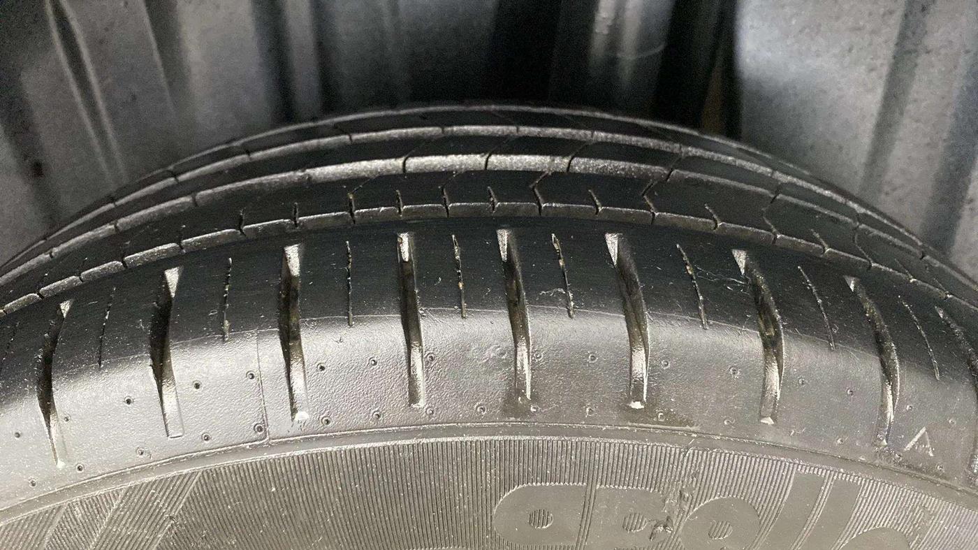 2023 Maruti Baleno  ZETA CNG 1.2L, CNG, Manual, 21,384 km, Left Rear Tyre Tread