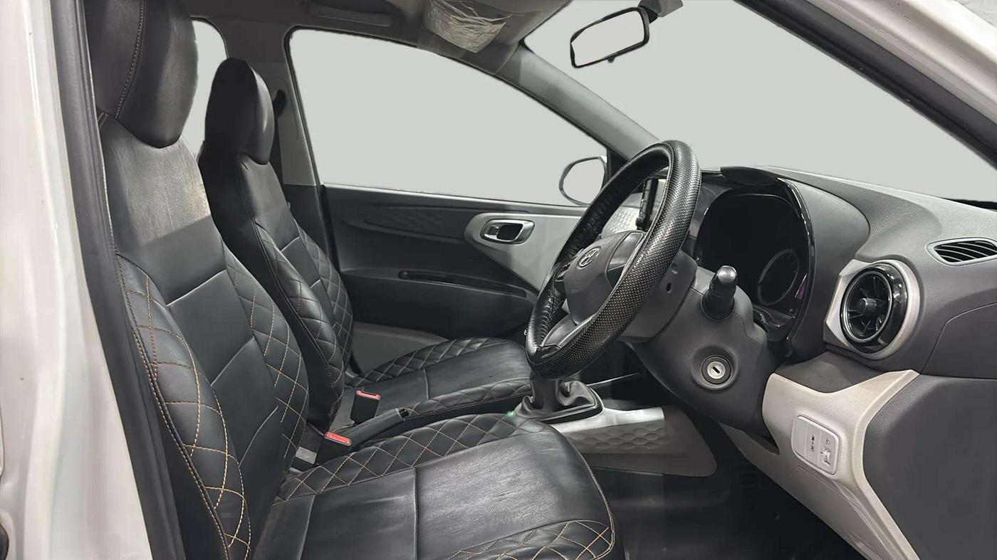 2022 Hyundai GRAND I10 NIOS SPORTZ 1.2 KAPPA VTVT CNG, CNG, Manual, 65,171 km, Right Side Front Door Cabin