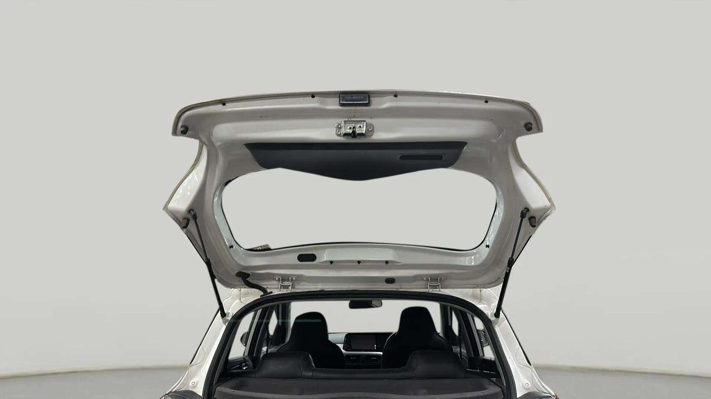 2022 Hyundai GRAND I10 NIOS SPORTZ 1.2 KAPPA VTVT CNG, CNG, Manual, 65,171 km, Boot Door Open