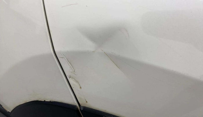 2017 Mahindra Kuv100 K6 6 STR, Petrol, Manual, 41,731 km, Left fender - Minor scratches