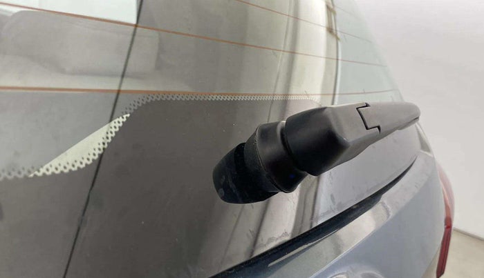 2022 Mahindra XUV300 W8 (O) 1.2 PETROL, Petrol, Manual, 47,151 km, Rear Wiper