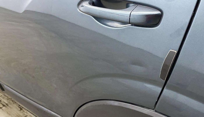 2022 Mahindra XUV300 W8 (O) 1.2 PETROL, Petrol, Manual, 47,151 km, Rear left door - Slightly dented