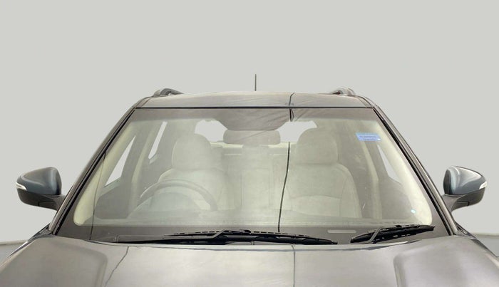 2022 Mahindra XUV300 W8 (O) 1.2 PETROL, Petrol, Manual, 47,151 km, Front Windshield
