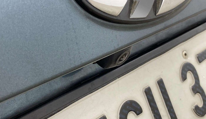 2022 Mahindra XUV300 W8 (O) 1.2 PETROL, Petrol, Manual, 47,151 km, Parking Camera