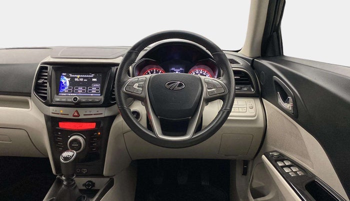 2022 Mahindra XUV300 W8 (O) 1.2 PETROL, Petrol, Manual, 47,151 km, Steering Wheel Close Up