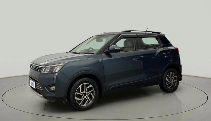 2022 Mahindra XUV300 W8 (O) 1.2 PETROL, Petrol, Manual, 47,151 km, Left Front Diagonal