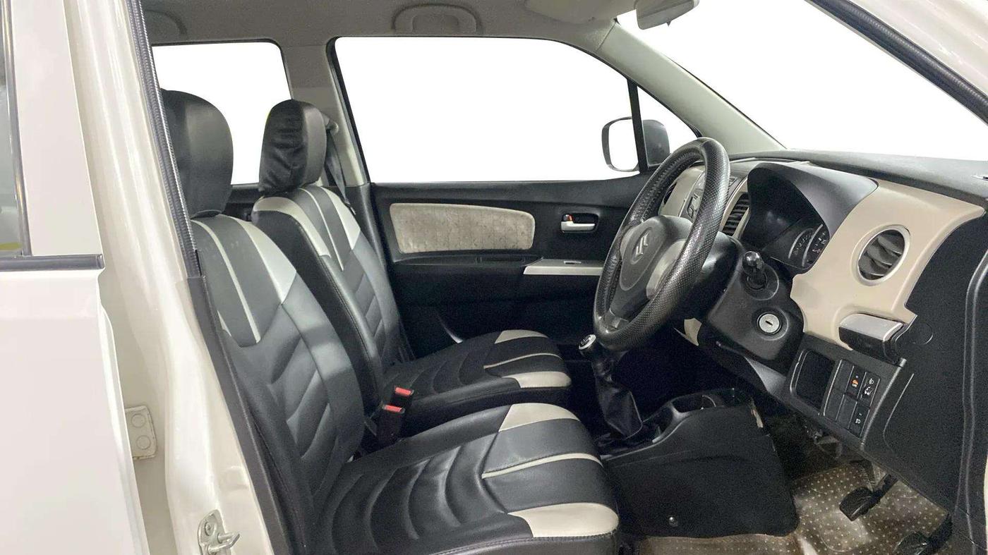 2015 Maruti Wagon R 1.0 VXI, Petrol, Manual, 59,083 km, Right Side Front Door Cabin