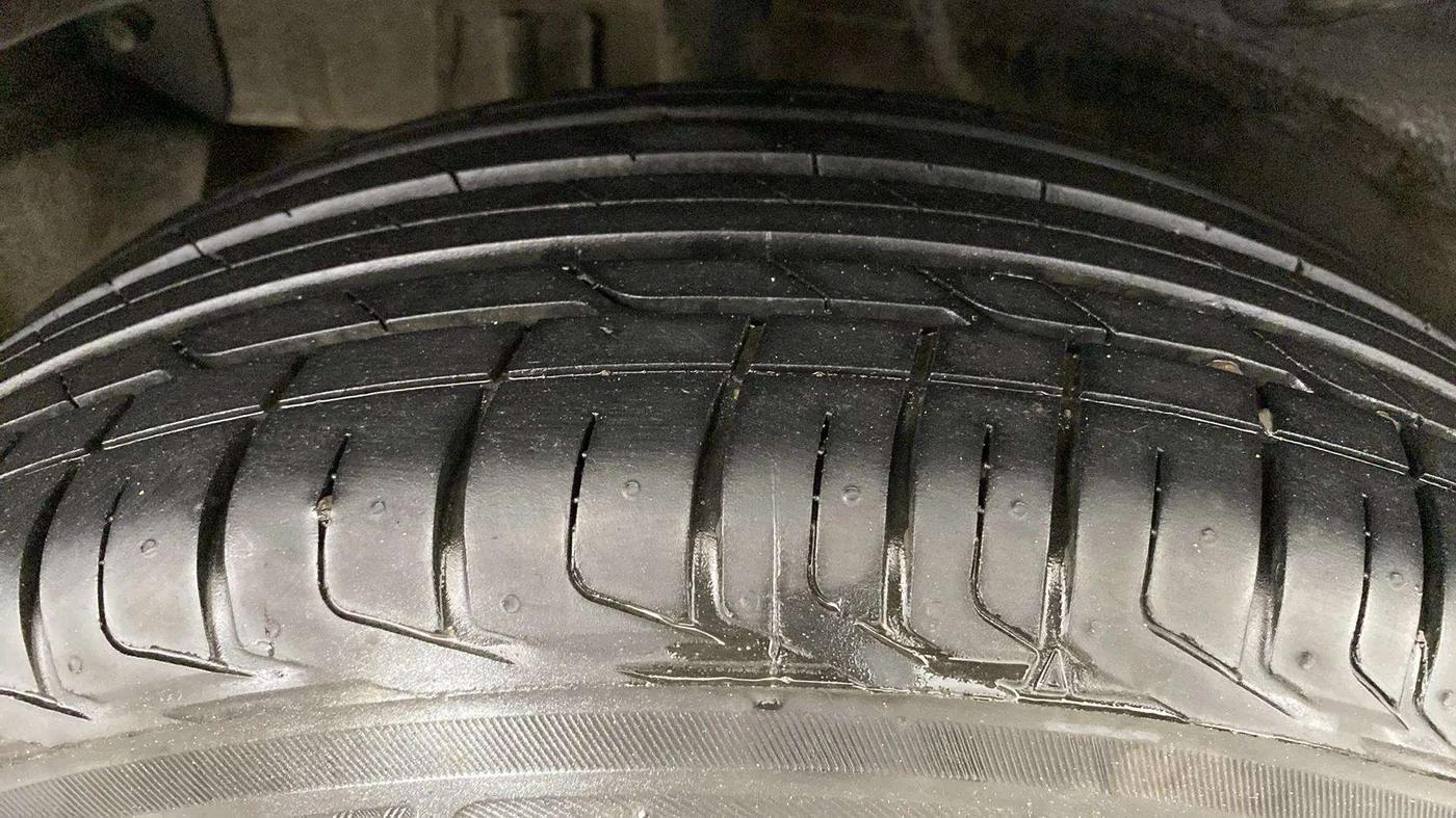 2023 Tata NEXON XMA PETROL, Petrol, Automatic, 23,786 km, Right Rear Tyre Tread
