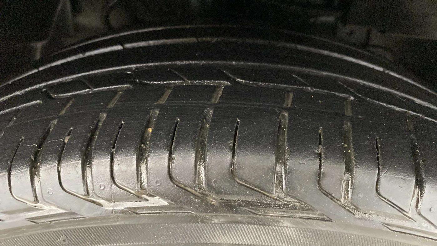 2023 Tata NEXON XMA PETROL, Petrol, Automatic, 23,786 km, Right Front Tyre Tread