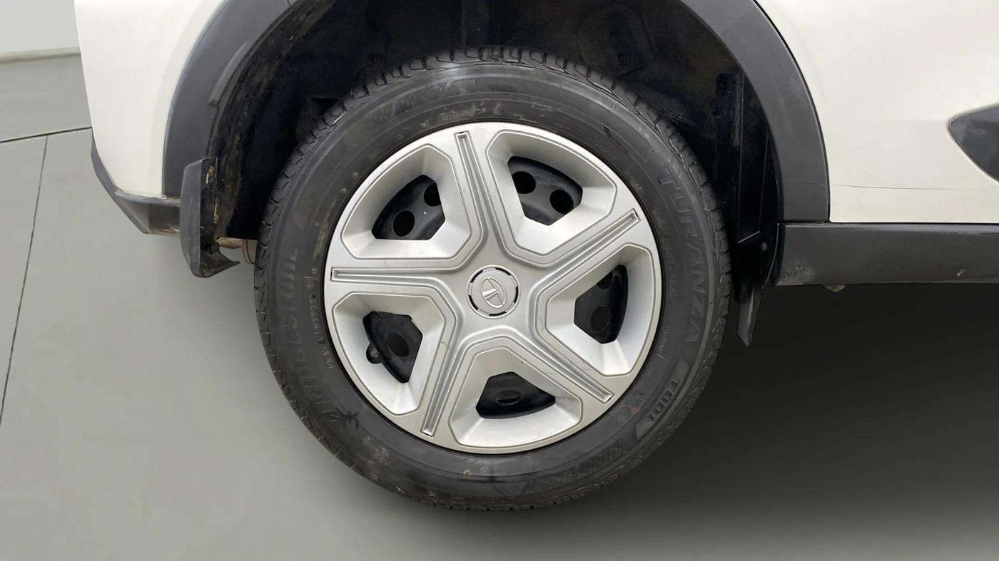 2023 Tata NEXON XMA PETROL, Petrol, Automatic, 23,786 km, Right Rear Wheel