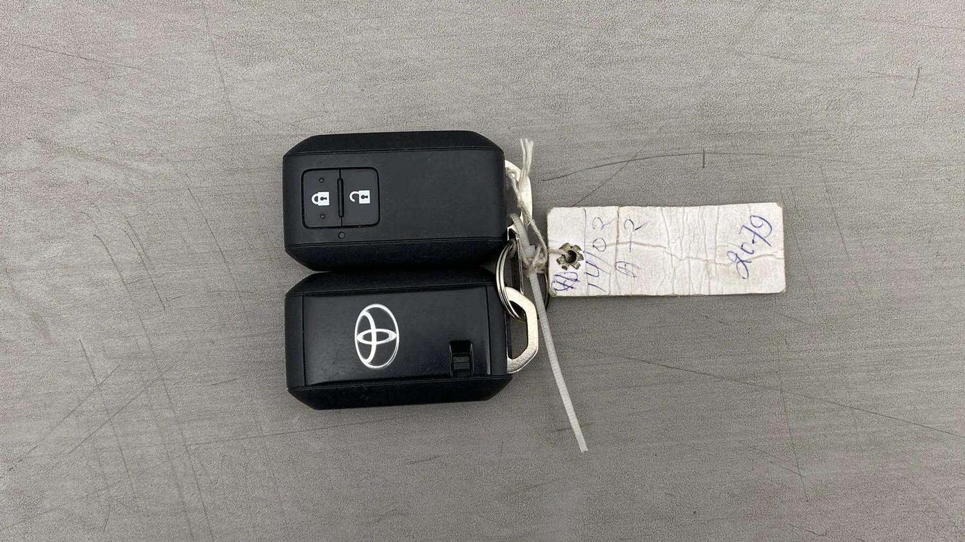 2020 Toyota Glanza G, Petrol, Manual, 19,260 km, Key Close Up