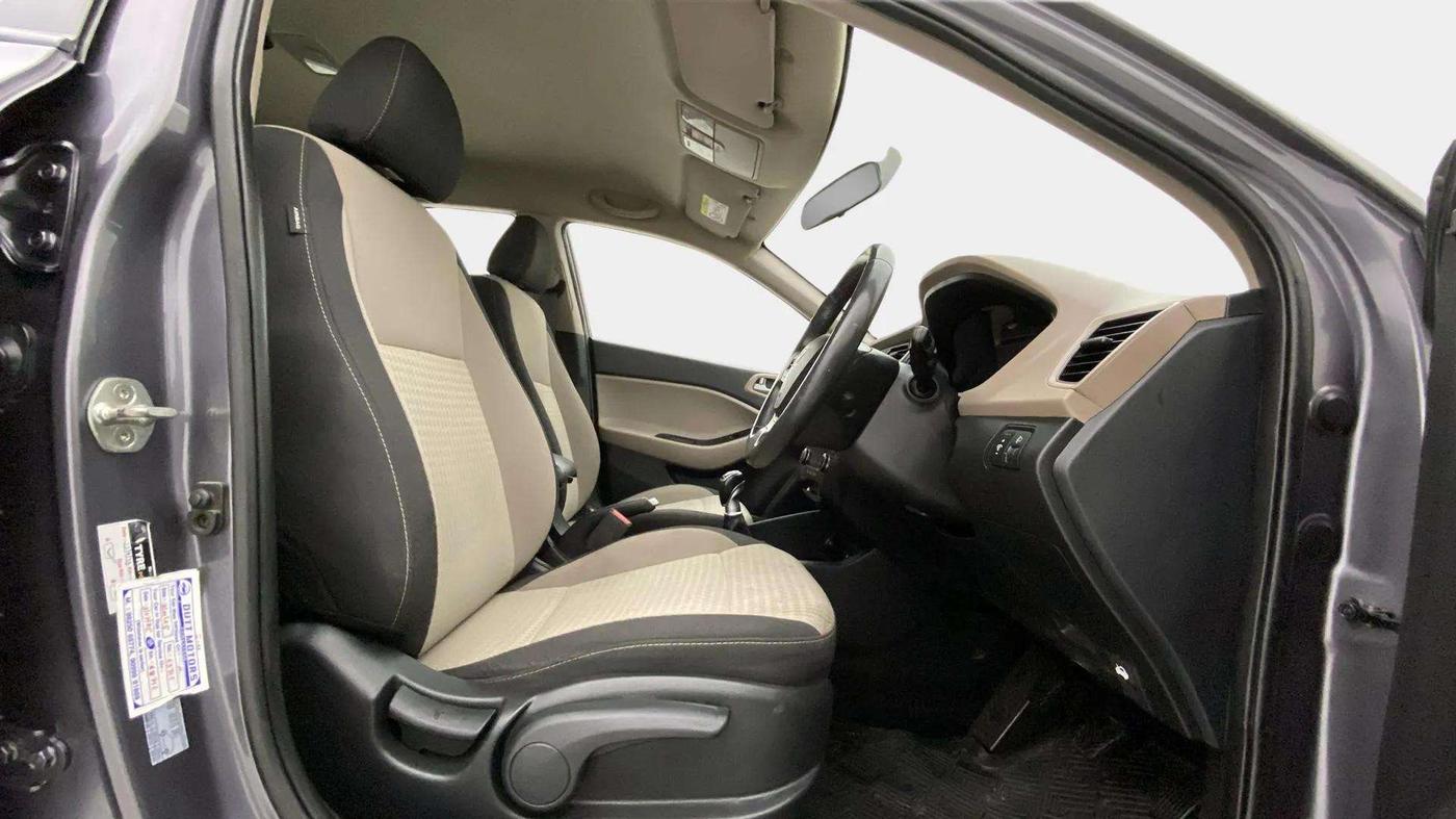 2019 Hyundai Elite i20 ASTA 1.4 CRDI (O), Diesel, Manual, 67,031 km, Right Side Front Door Cabin